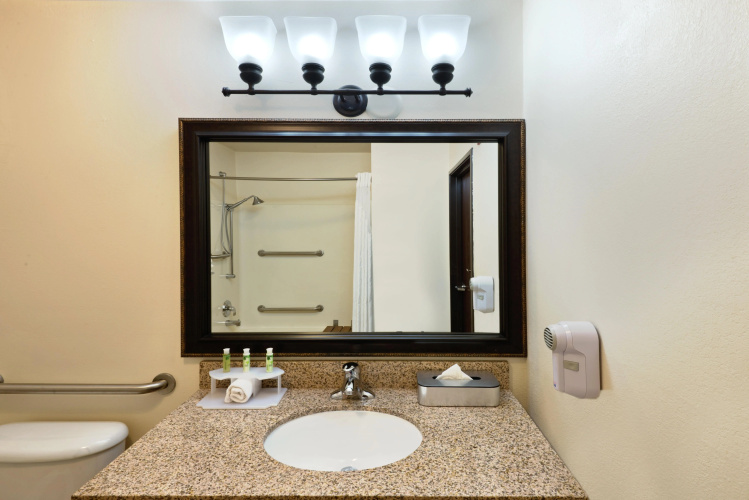 Holiday Inn Express Show Low by IHG