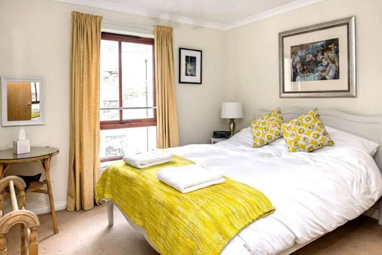 Charming Old Town Apartment