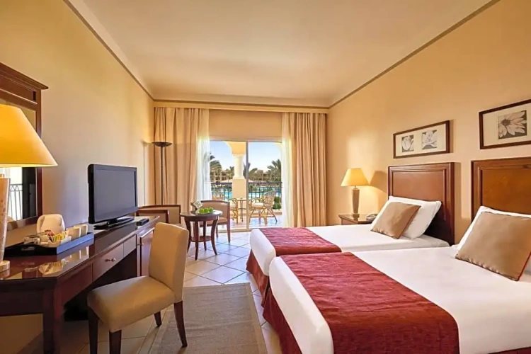 Superior Twin room with garden view