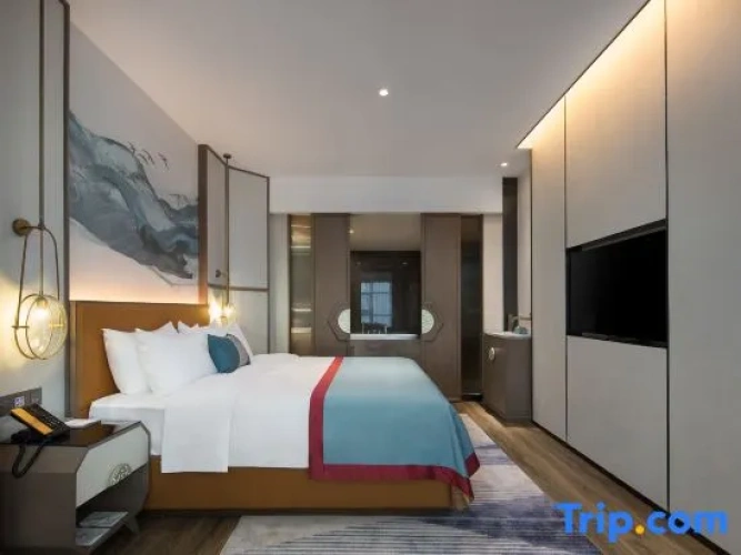 Suite with view