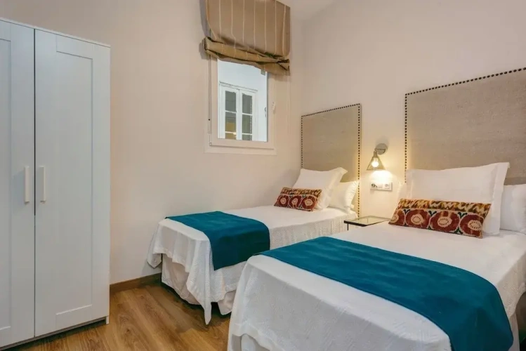 2 Bedrooms Apartment