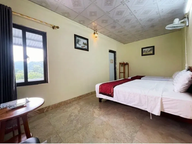 Standard Triple Family room with mountain view