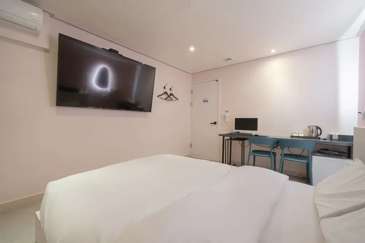 Hotel Nine
