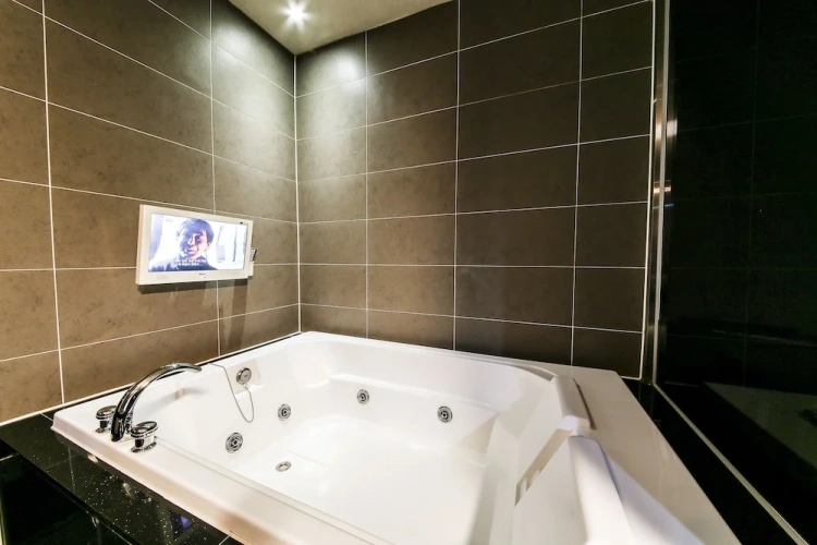Twin Suite