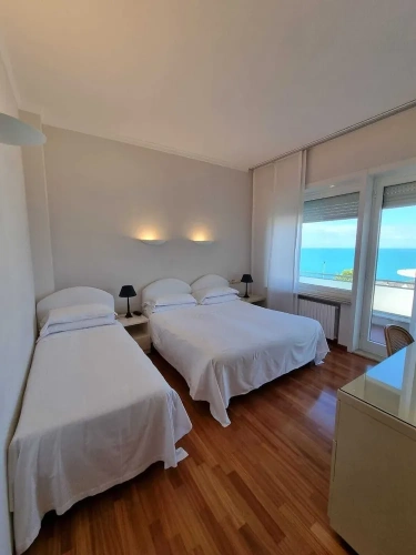 Standard Triple room with balcony