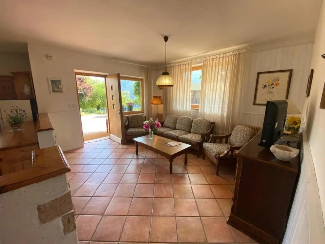 3 Bedrooms Apartment