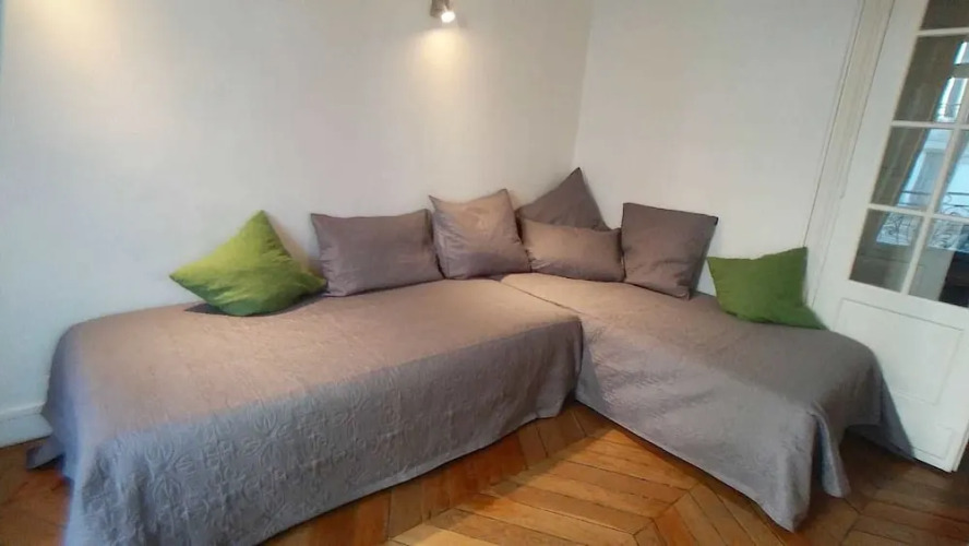 Saint Michel Free Parking Apartments - Image 6