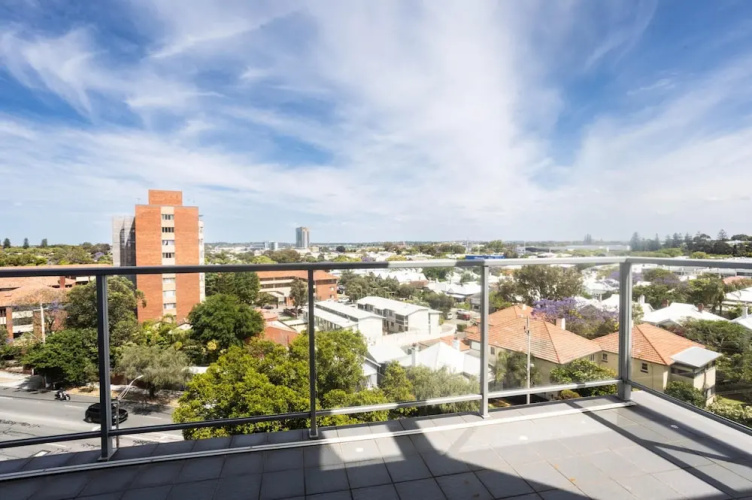 Lovely 2BR Apartment in West Perth With Parking!
