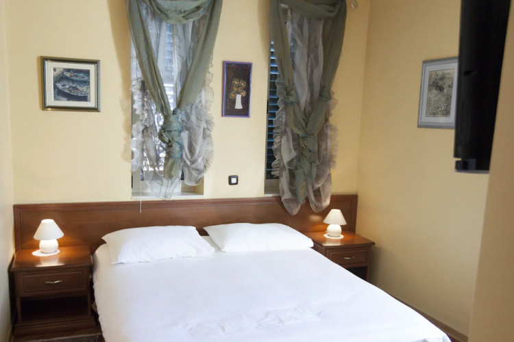 Hotel Peristil