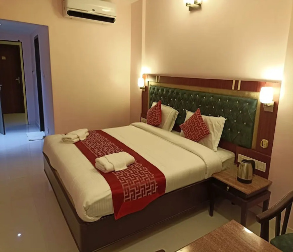 Chandra Royal Inn