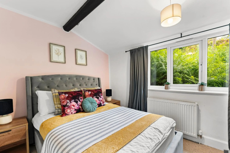200 years old Easter Cottage with Stunning Views