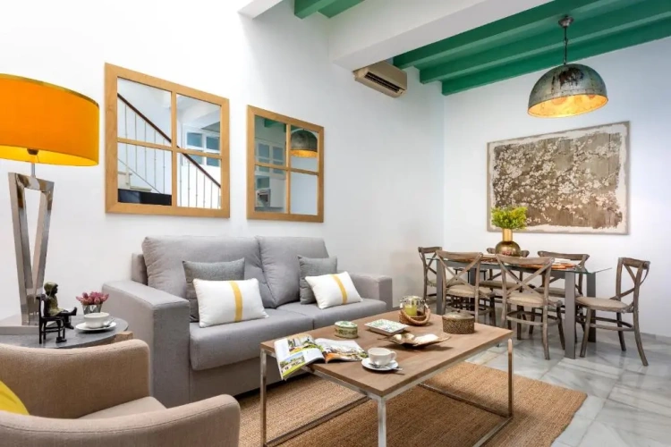 4 Bedrooms Cottage