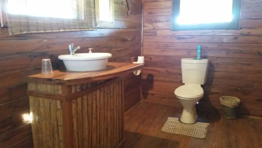 Pura Vida Lodge
