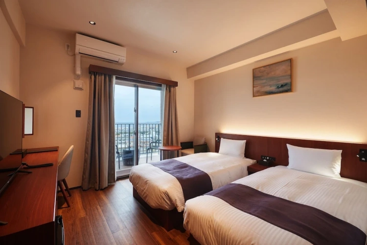 Standard Twin room with balcony