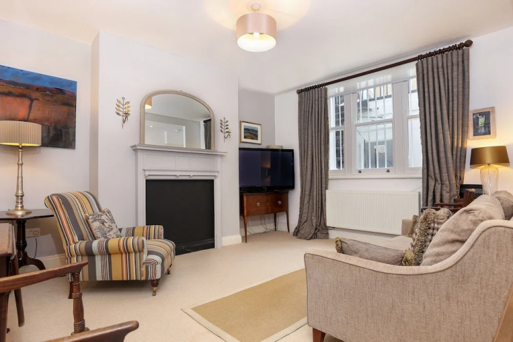 Bright 1 Bedroom Flat
