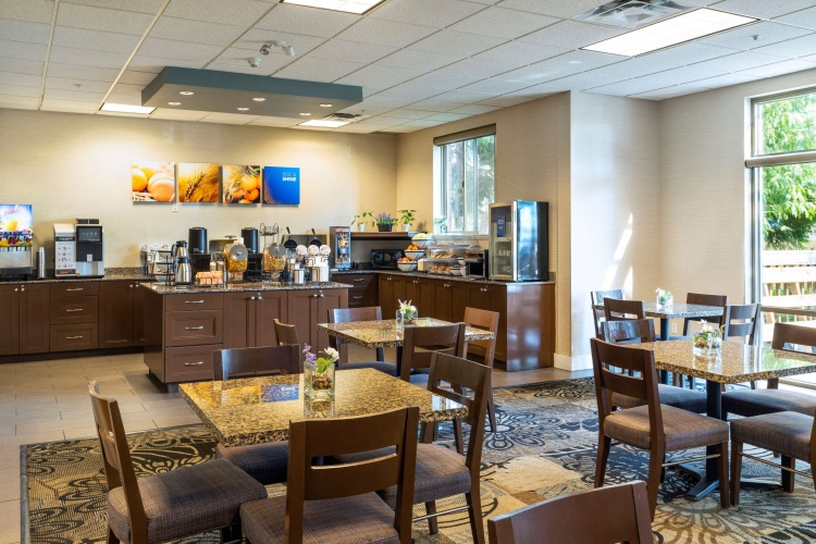Comfort Inn & Suites Surrey Hotel photo 31
