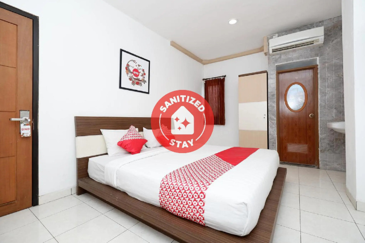 OYO 1251 Residence 8