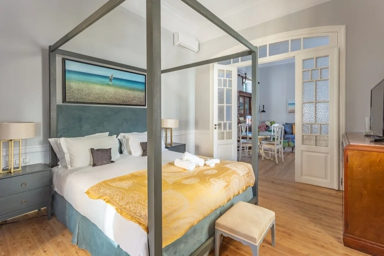 1 Bedroom Deluxe Suite with partial sea view