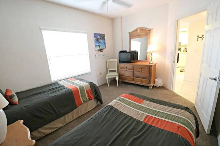 Ocean Village Club L33