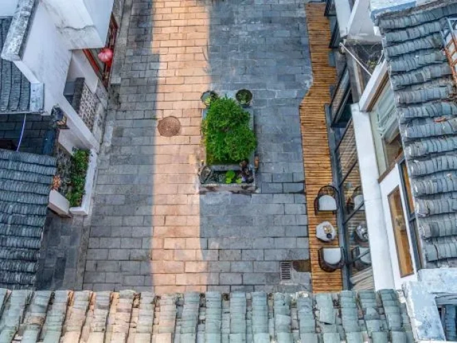 Shifangyuan Holiday Homestay (Taohuajiang Branch, Reed Flute Cave Scenic Area, Guilin)