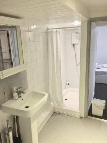 2 Bedroom Central Brighton Apartment