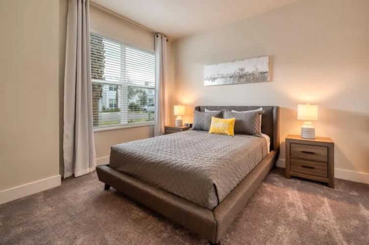 Spacious New Modern Retreat