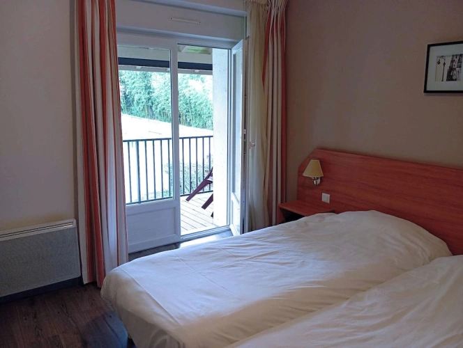 Standard Twin room with balcony