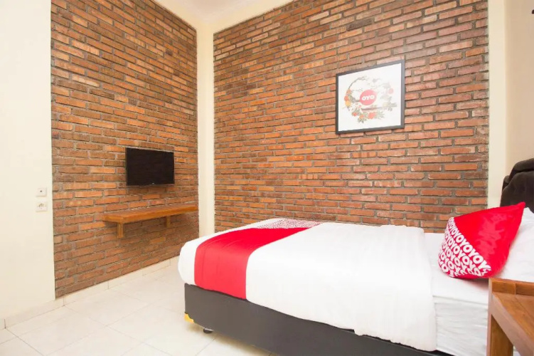 OYO 952 Annisa Syariah Guest House