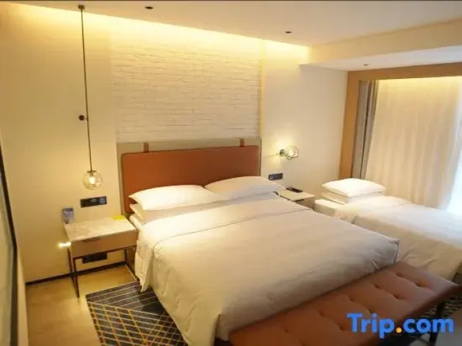 Standard Triple Family room