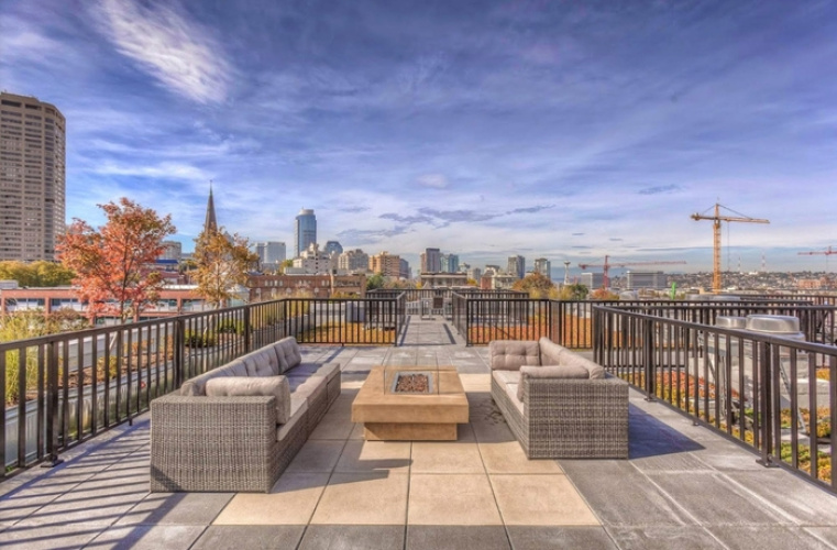 99 Walkscore Modern Broadway Apartments by Barsala