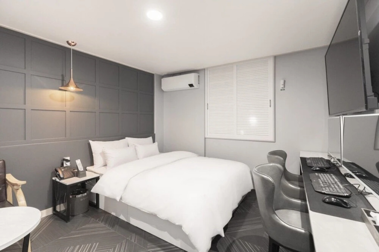 Zam Hotel