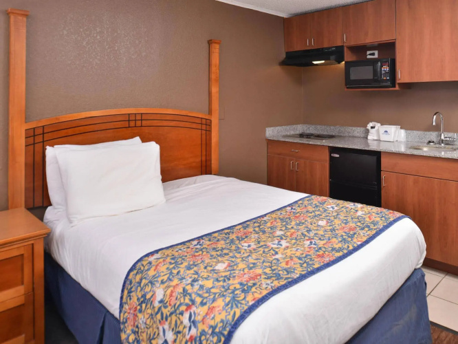 Americas Best Value Inn & Suites Jackson, MI