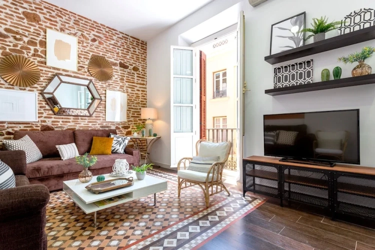 3 Bedrooms Apartment