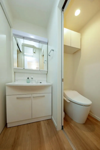 Jr Station Apartment 2F