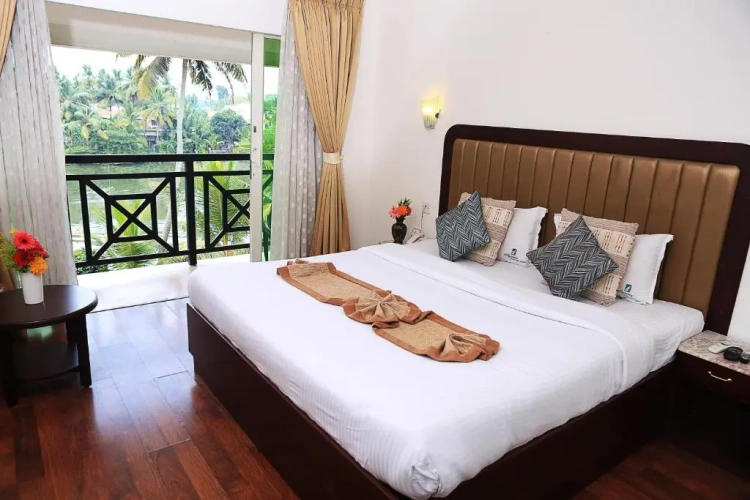 Standard Double room with lake view