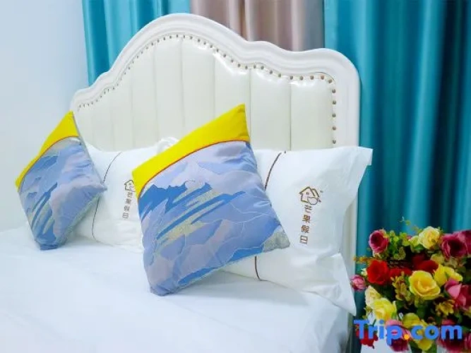 2 Bedrooms Business Suite
