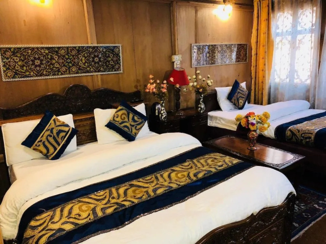 Lake Victoria Houseboat