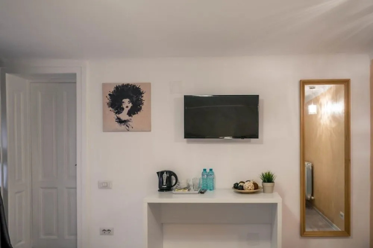 Kristen House
