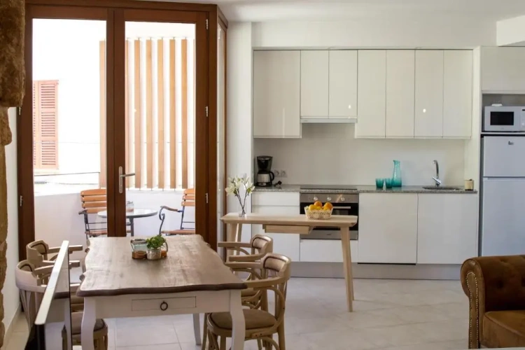 2 Bedrooms Apartment