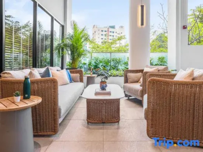 Weave Suites - Novena