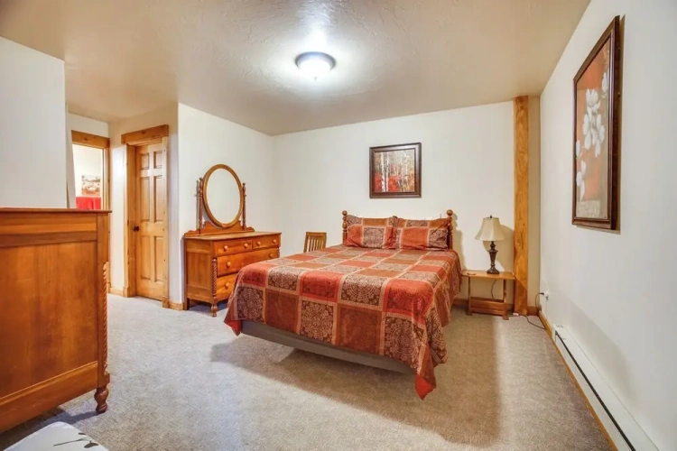 2 Bedrooms Apartment