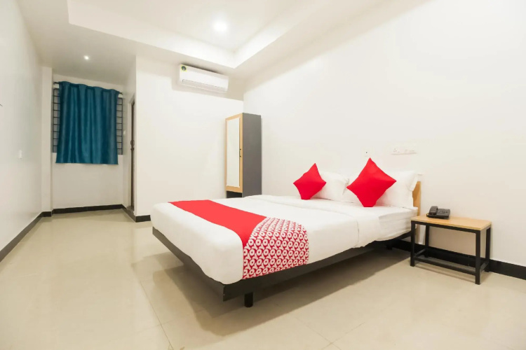 OYO Flagship 36877 Sakthi Grand