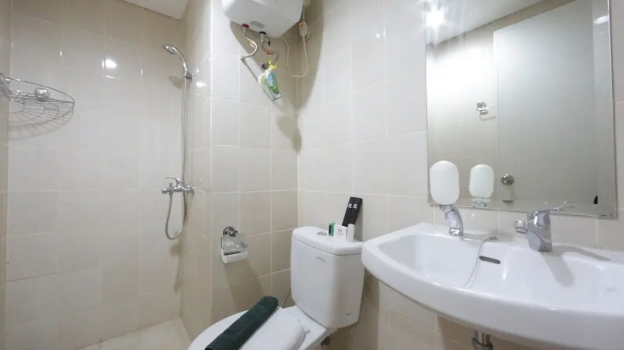 Clean and Cozy 2BR Apartment @ Parahyangan Residence