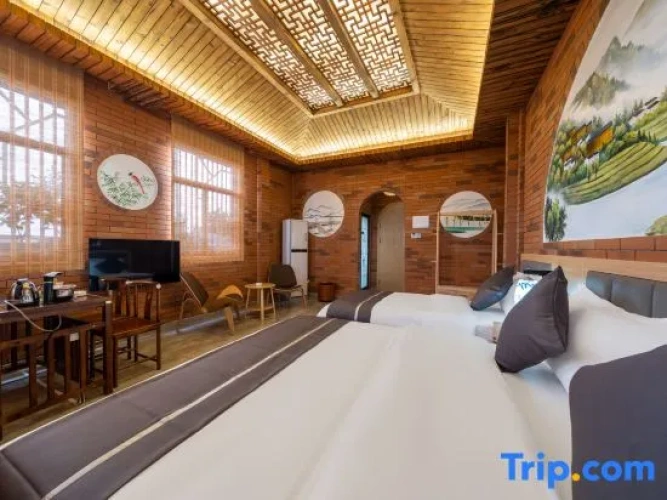 Deluxe Family Suite with river view