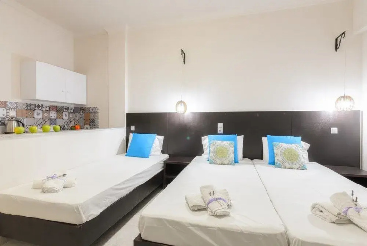 Mouria Studios & Apartments
