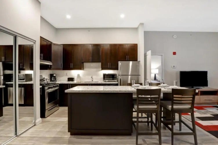 2 Bedrooms Apartment