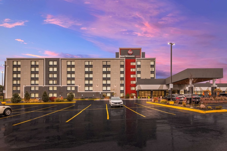 Best Western Plus Toronto North York Hotel & Suites photo 23