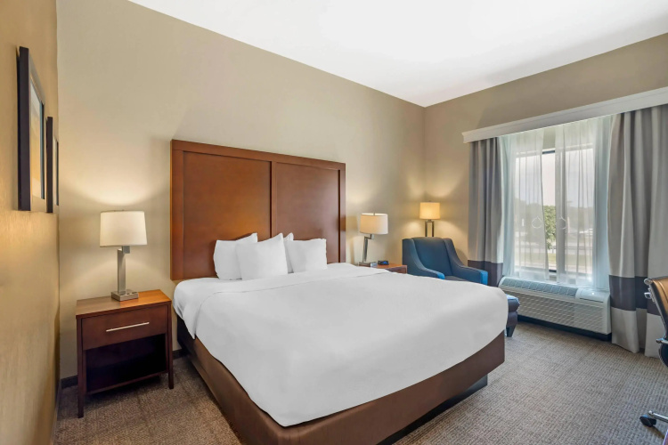Comfort Inn & Suites
