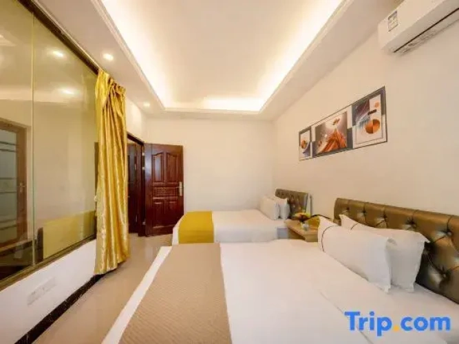 Standard Twin room with view