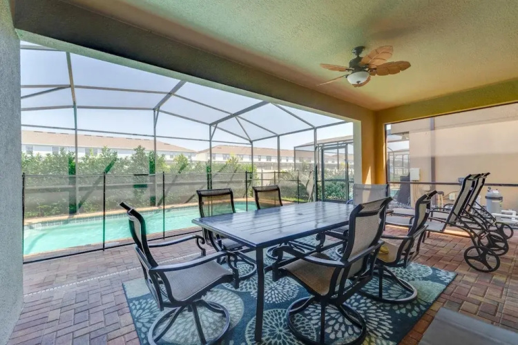 Erin's Windsor at Westside Vacation Home